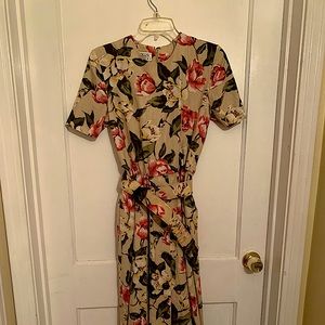 Vintage floral belted dresss